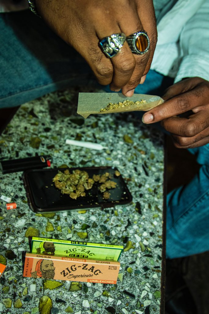 Beginner's Guide How to Roll a Joint Like A Pro 5